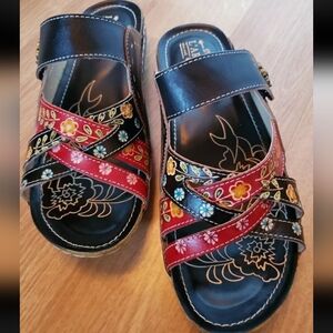 L'artiste Spring Step Black Leather Slip On Sandals Sz 40 US 9 Tooled Floral
